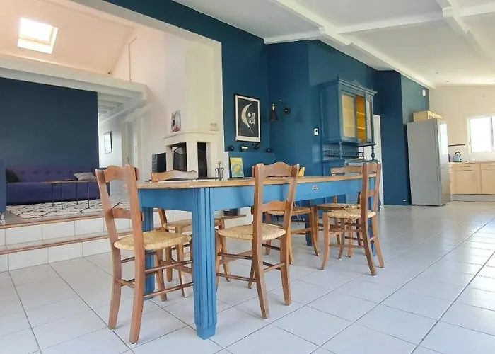 Semesterbostad Lamothe *